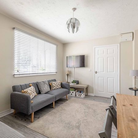 Вилла Windsor Burnham Ascot Haven Sleeps 4 Слау Экстерьер фото