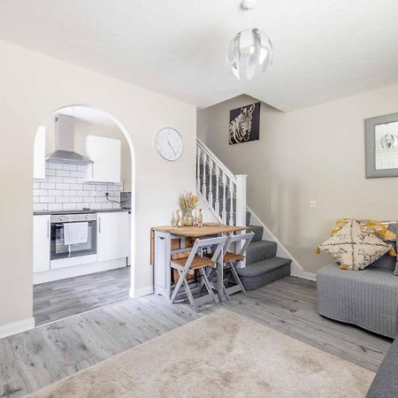 Вилла Windsor Burnham Ascot Haven Sleeps 4 Слау Экстерьер фото