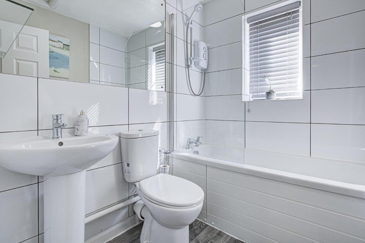 Вилла Windsor Burnham Ascot Haven Sleeps 4 Слау Экстерьер фото