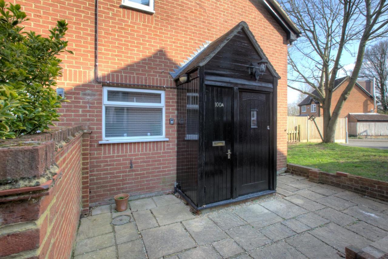Вилла Windsor Burnham Ascot Haven Sleeps 4 Слау Экстерьер фото