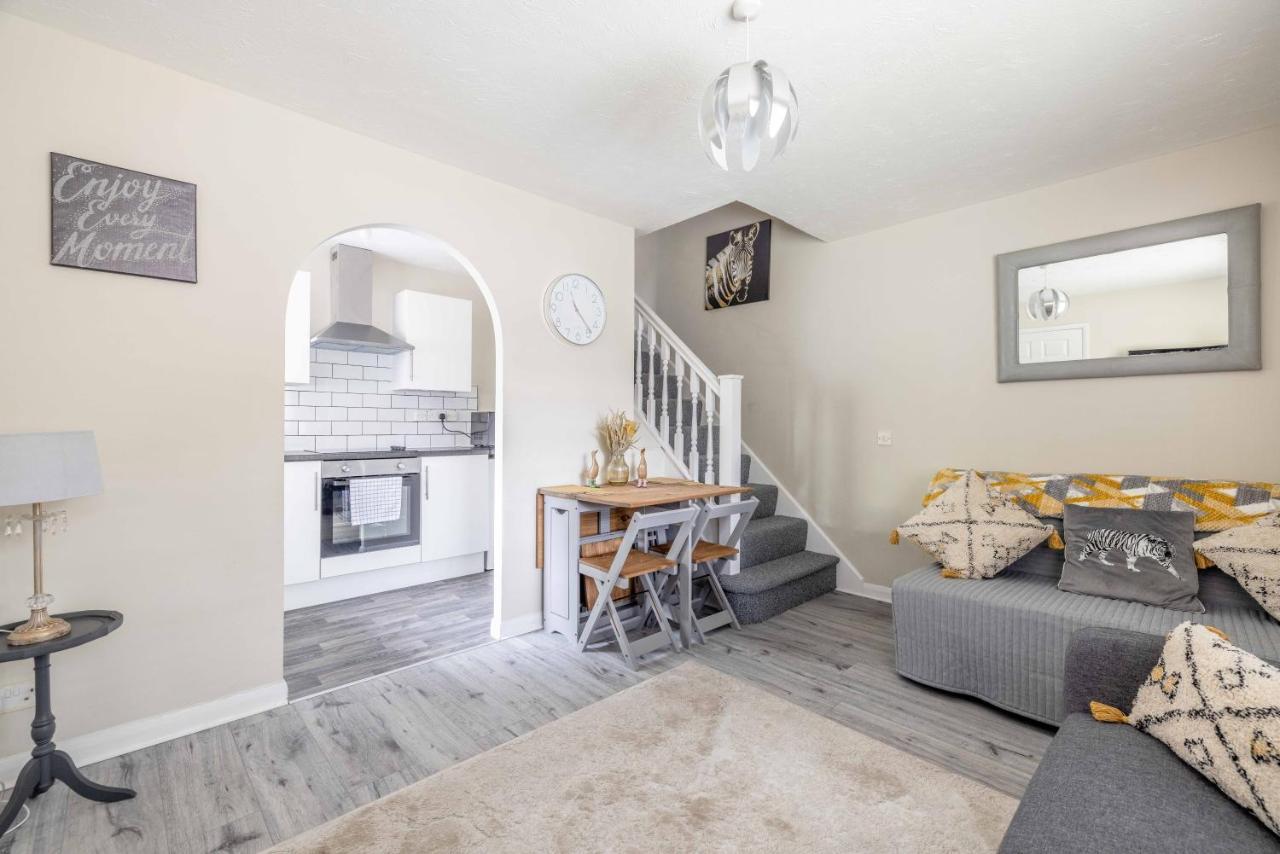 Вилла Windsor Burnham Ascot Haven Sleeps 4 Слау Экстерьер фото