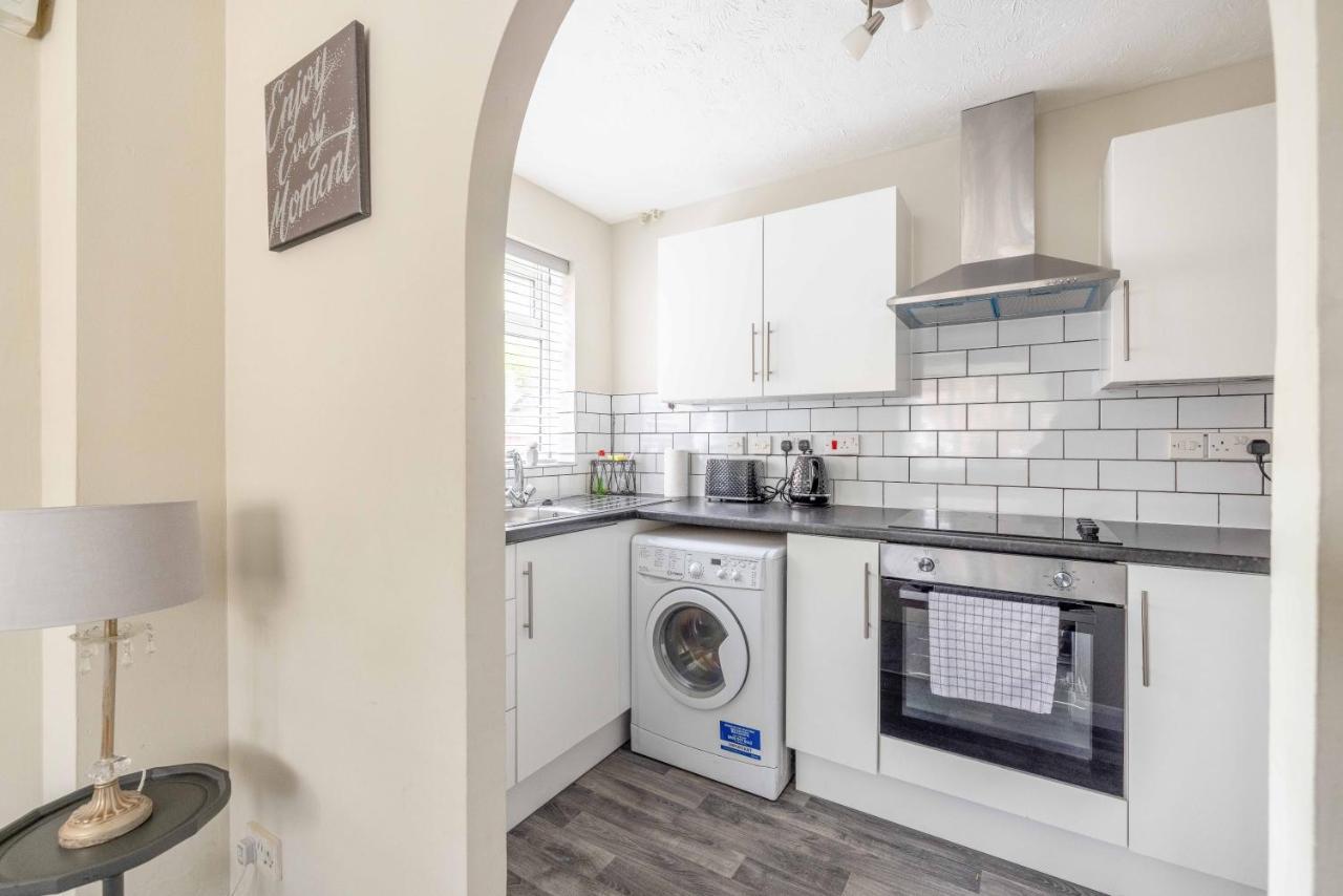 Вилла Windsor Burnham Ascot Haven Sleeps 4 Слау Экстерьер фото