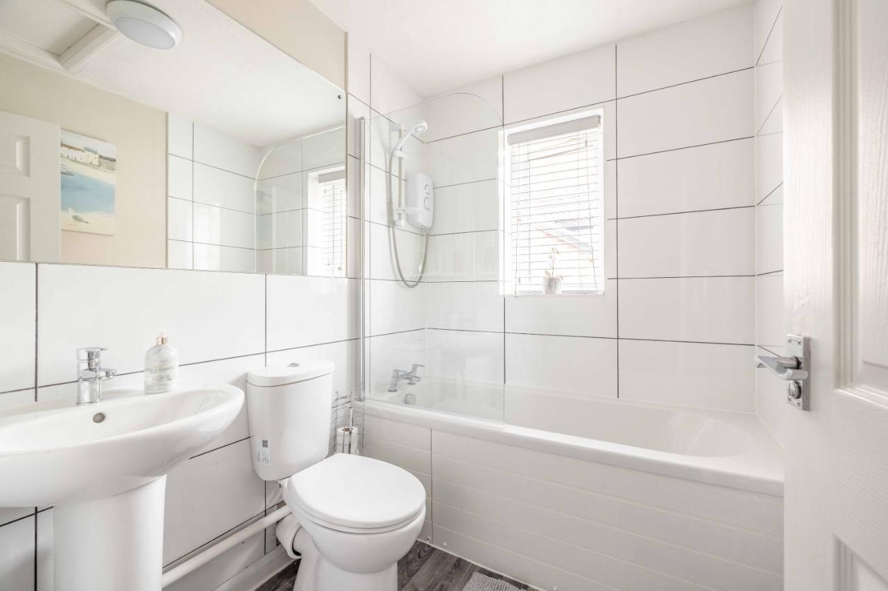 Вилла Windsor Burnham Ascot Haven Sleeps 4 Слау Экстерьер фото