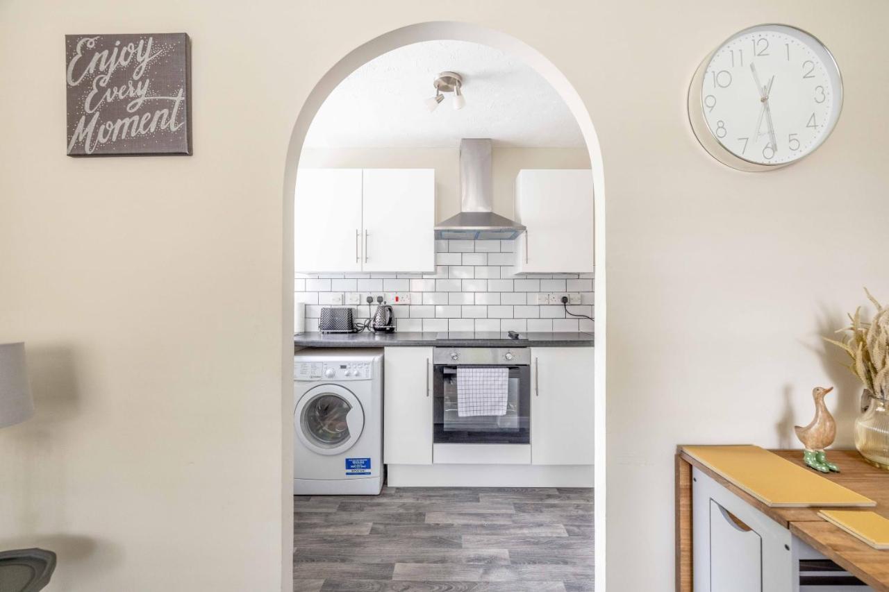 Вилла Windsor Burnham Ascot Haven Sleeps 4 Слау Экстерьер фото