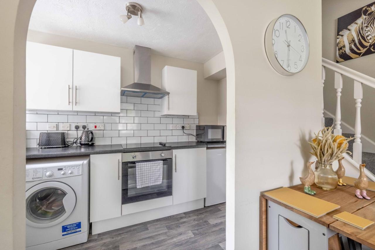 Вилла Windsor Burnham Ascot Haven Sleeps 4 Слау Экстерьер фото