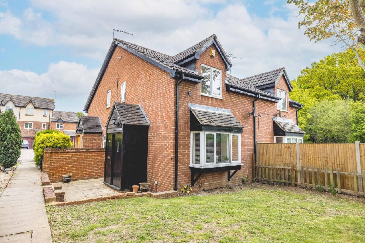 Вилла Windsor Burnham Ascot Haven Sleeps 4 Слау Экстерьер фото